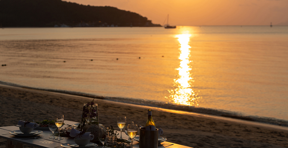 Ban Suriya - Romantic sunset dinner by the beach